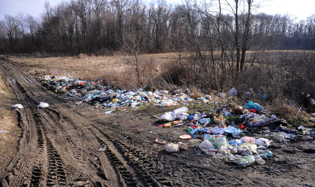 Степојевац затрпан ђубретом